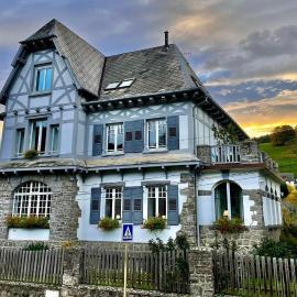 LES ÉCRINS - B&B with jacuzzi, hotel u gradu 'Orbey'