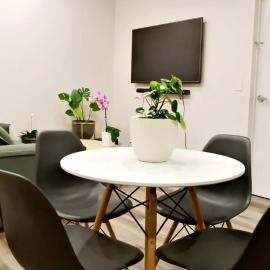 Modern Home with 2 Ensuites Only 17 Minutes to City and CHC Airport
