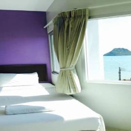 Prachuap Beach Hotel, מלון בפראצ'ואפ קירי קאן