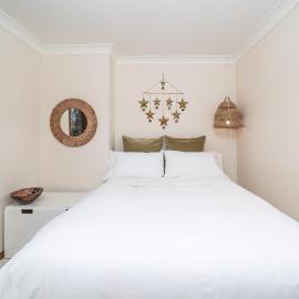Point Clare - Relax and unwind - Greenery & Birdsongs, hotelli kohteessa Point Clare