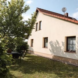 Freistehendes 4-Sterne Ferienhaus in der Uckermark, hotelli kohteessa Haßleben