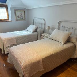 Camín de la plaza, hotel a Carreña de Cabrales