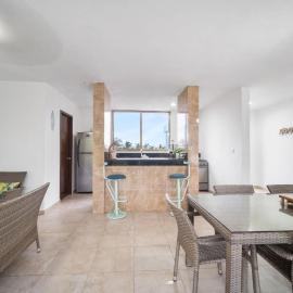 San Bruno TROPICAL Villa With POOL, hotel San Brunóban