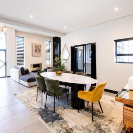 Phoenix Home, hotel in Cape Town