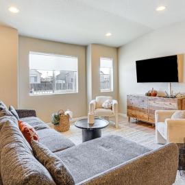 10 Mi to Fort Carson: Newly Built Townhome!, hotell i Fountain