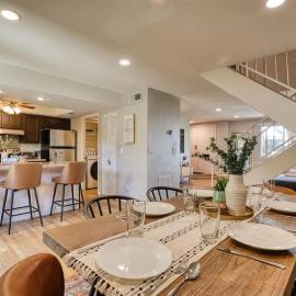 The Scott Casa - Walkable to Old Town Scottsdale, vibrant space, inviting patio!