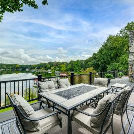 Lakefront Sherrills Ford Haven w/ Boat Dock!, Hotel in Denver