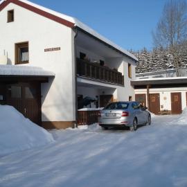 Haus Steinwaldblick, hotel a Bernlohe