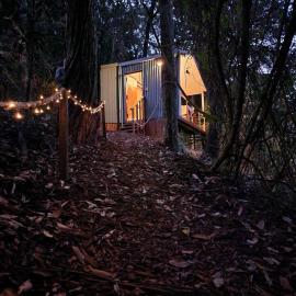 ZEN House Tiny house by the lake, hotel a Narara