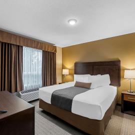 Best Western Plus Lacombe Inn and Suites, hotel u gradu Lacombe