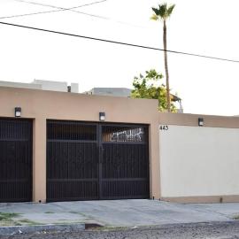 Amplia casa cerca malecón، فندق في لاباز