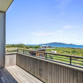 Sunset Over Kapiti - Waikanae Holiday Home