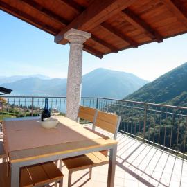 The Balcony on the Lake, hotell sihtkohas Dizzasco