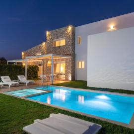 OSSIANO POOL VILLAS, Heating Pool, 2 min drive to Haraki Beach & 10 to Lindos