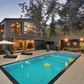 SaffronStays Earl Grey - 3BR pet-friendly pool villa with theatre, pool table, BBQ & glass balconies for open views, hotel in Khandala