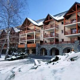 St Lary centre 4 à 6 personnes piscine vue montagne, hotel din Saint-Lary-Soulan