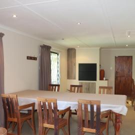 du Repos (Lovely & Relaxing 2-Bedroom Unit with Patio), hotell sihtkohas Springbok