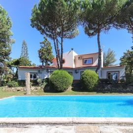 Vita Portucale ! Sintra Retreat Villa with Pool