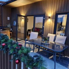 Pond Beach Oak residence, hotel in Harristown