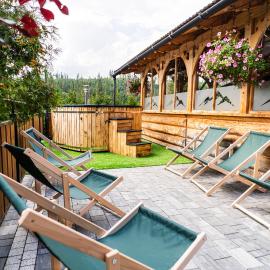 Chatka u Staszka, hotel in Małe Ciche