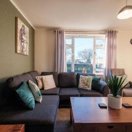 The Eastmount, a Stunning 3 bed house، فندق في هال