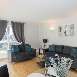 Cotels Centro Budget Busting Apartments! CENTRAL LOCATION, PARKING, FIBRE WIFI, SMART TV, FULLY EQUIPPED KITCHEN