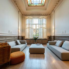 Villa Euphrosina boutique verblijf met verwarmd zwembad, sauna, vlakbij het strand van Oostende، فندق في أوستند