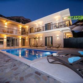 Stone Villa with pool Montenegro Star, hotel i Kaluđerac