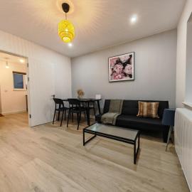 2 Bedroom Cotswold Bungalow: Castle Combe şehrinde bir otel