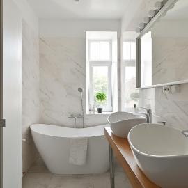 Luxury 110m2 3-Bedroom Apartment for 9 with Bathtub - Čaka Street Central، فندق في ريغا