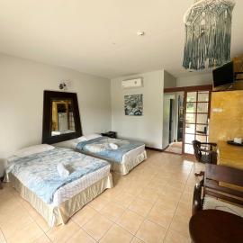 โรงแรมนาขา ชาเลท์ รีสอร์ท จังหวัดตรัง Naka Chalet Resort Trang, hotel in Trang