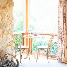 Adelaide Hills Camellia Cottage Wifi, hotel di Crafers