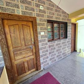 Shreeniketana stay, hotel in Mādangeri