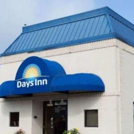 Day inn, hotel a Ban Bang Chan