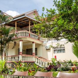 Lakeshore Bed and Breakfast, hotel u gradu Entebe