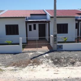 Casa 70mt2 Mobiliada Centro Gaivota 400mt do Mar Wifi TV Smart
