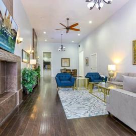 Spacious 3BR Condo Close to French Quarter