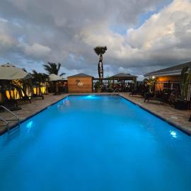 Bleu Beach Resort, hotell sihtkohas Indialantic