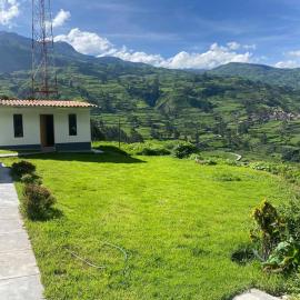 Canta में, होटल Casa con impresionante vista a las montañas y cascada en Canta