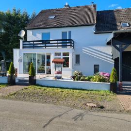 Guesthouse Wallenborn - Appartement, hotel in Wallenborn