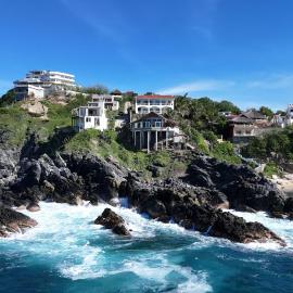 Hotel Luz de Mar ' right on the beach: Cuatunalco'da bir otel