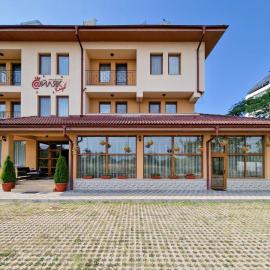 Айляк Клуб Хисаря - Бутиков Хотел&СПА с Elegant Ultra All Inclusive โรงแรมในฮิซาเรีย