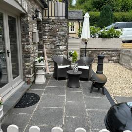 Cosy riverside property, hotel a Aber-Brân