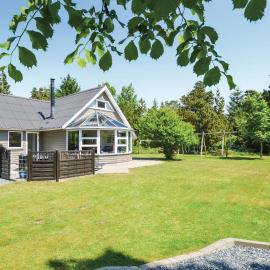 Holiday Home Sønderballevej Blåvand Iii, hotel u gradu Blaavand