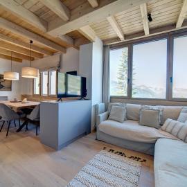 Tanau-Rentals El Oso، فندق في Naut Aran