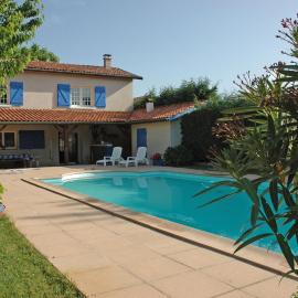 Le Relais Du Grand Logis – hotel w mieście Civrieux