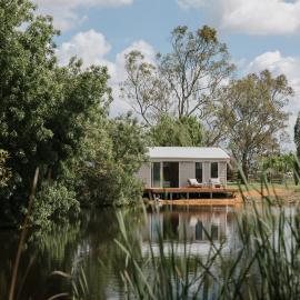 Mewburn Park Retreats, Hotel in Maffra