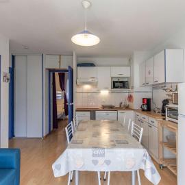 T2 cabine, 5 pers, balcon, parking, près des commodités - FR-1-402-144, hotel en Esquièze - Sère