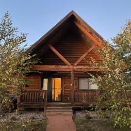 Warrens में, होटल Cabin Retreat near 3 Bears Resort