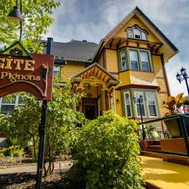 Gîte Les Pignons, hotel di Saint-Damien